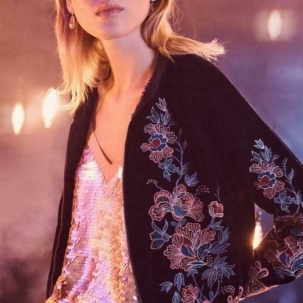 Anthropologie L Elevenses Hallie Embroidered Velvet Bomber Jacket in Black